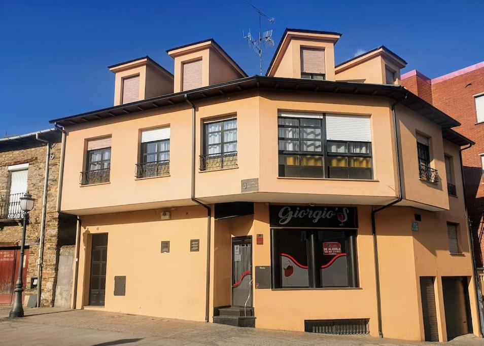Apartamento En El Casco Antiguo De Ponferrada Εξωτερικό φωτογραφία