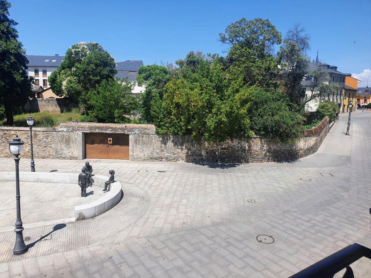 Apartamento En El Casco Antiguo De Ponferrada Εξωτερικό φωτογραφία