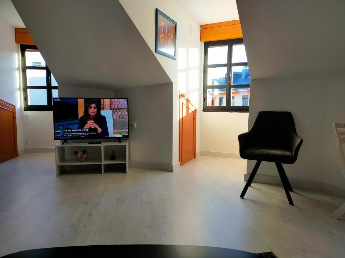 Apartamento En El Casco Antiguo De Ponferrada Εξωτερικό φωτογραφία